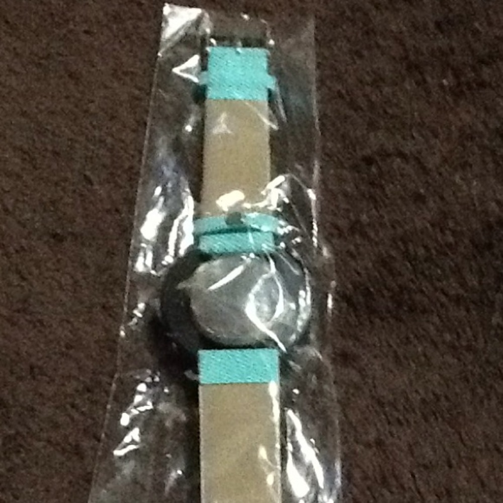 Watch - Picture 3 of 3